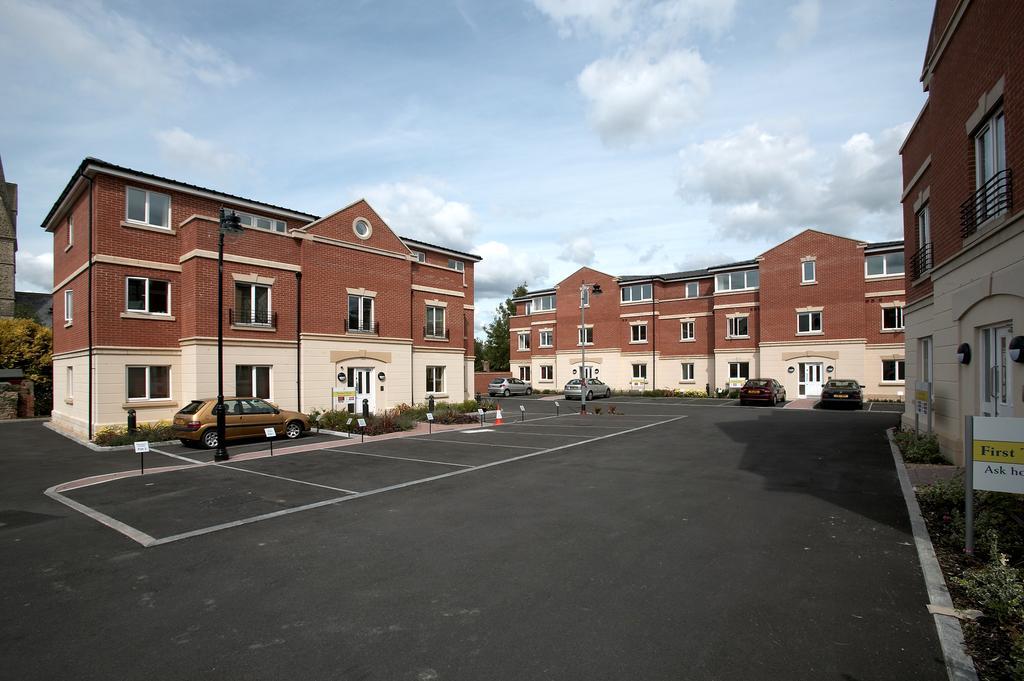 Southwich House By Esa Apartment Swindon Exterior photo